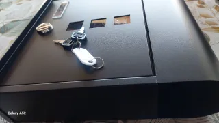 Cassetta Postale Nera con Chiavi