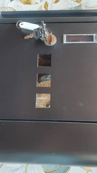 Cassetta Postale Nera con Chiavi