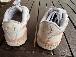 Zapatillas blancas niña Puma