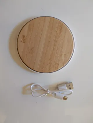 Cargador inalámbrico bambú + USB-C