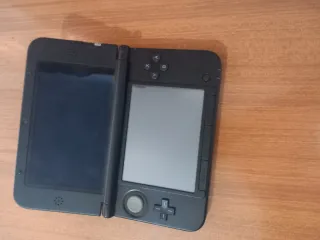 Nintendo 3DS XL + Cargador