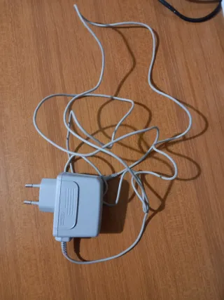 Nintendo 3DS XL + Cargador