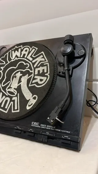 Tocadiscos CEC Profesional Negro