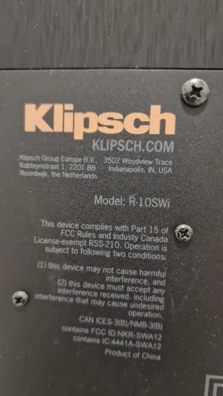 Subwoofer Klipsch Negro y Naranja