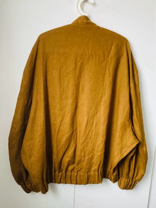 Cazadora bomber Zara oversize lino