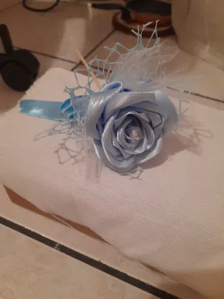 Fiore in raso fatti a mano