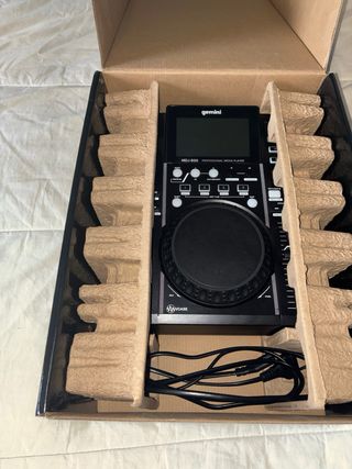 Controladora DJ Gemini MDJ-500 USB