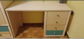 Escritorio infantil con cajonera