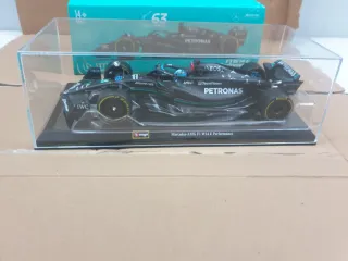 Burago Mercedes-AMG F1 W14 George Russell 1:18