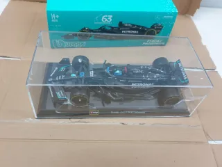 Burago Mercedes-AMG F1 W14 George Russell 1:18