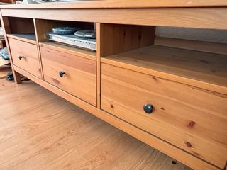 Mueble TV madera Hemnes ikea
