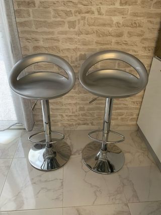 Juego de 2 Sillas de Barra Plateadas