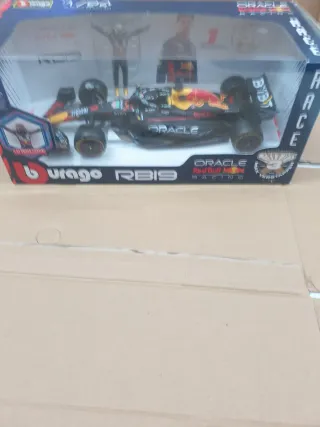Coche F1 Burago RB19 Red Bull