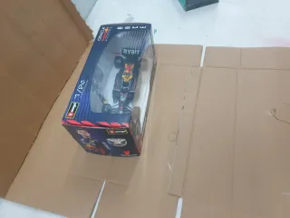 Coche F1 Burago RB19 Red Bull