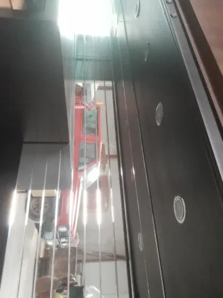 Mueble de salón con espejo