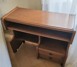Escritorio antiguo madera
