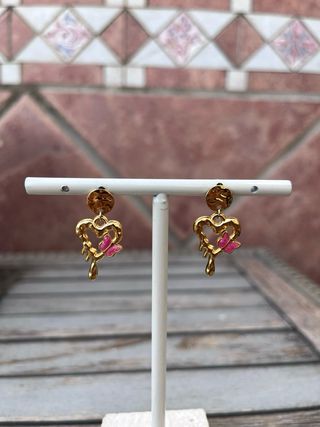 Pendientes Corazón Dorado y Mariposa Rosa