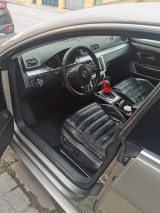 Volkswagen Passat CC 2011