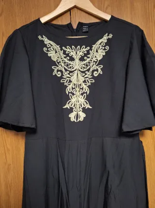 Mono elegante Shein Talla L/42 negro y dorado