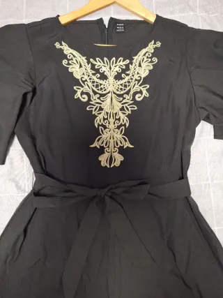 Mono elegante Shein Talla L/42 negro y dorado