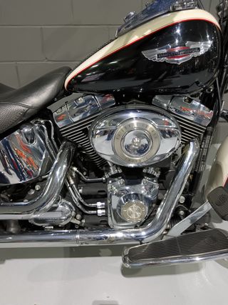 Harley Davidson Softail Deluxe Negra/Blanca