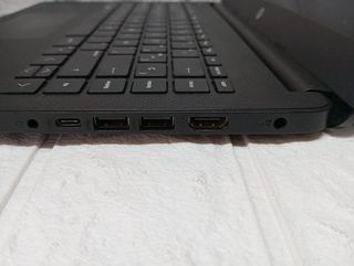 Portatil HP 14s-fq0002ns (1767)