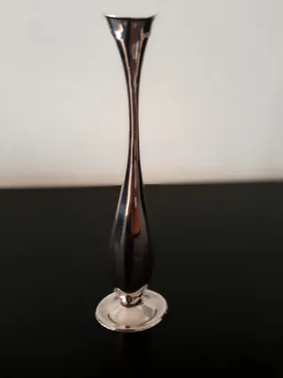 Florero antiguo de Plata de Ley. 23cm, 147gr