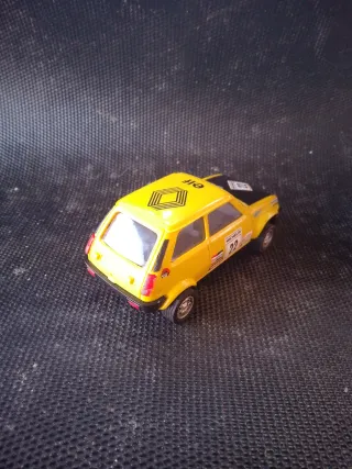 Coche Scalextric Renault R5 Copa Elf 1:32