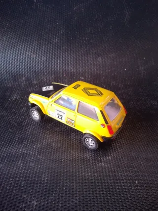 Coche Scalextric Renault R5 Copa Elf 1:32