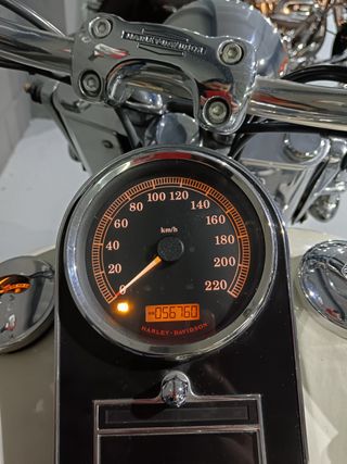 Harley Davidson Softail Deluxe Negra/Blanca