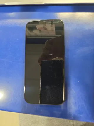 iPhone 16 Pro 128GB Negro/Dorado