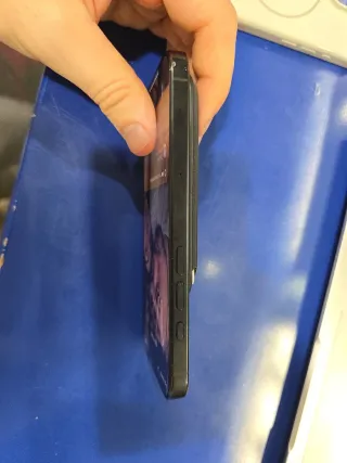 iPhone 16 Pro 128GB Negro/Dorado