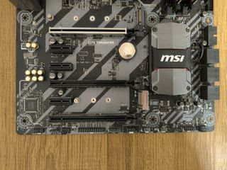 MSI Z270 Tomahawk + Intel i5-7500 + 16GB RAM