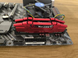 MSI Z270 Tomahawk + Intel i5-7500 + 16GB RAM