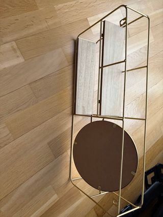 Estantería con espejo metal y madera