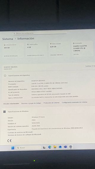 Ordenador Gaming de sobremesa Windows 11 activado.