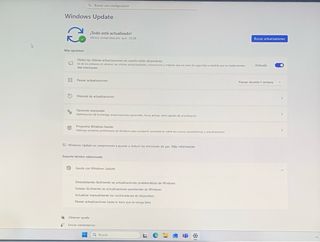 Ordenador Gaming de sobremesa Windows 11 activado.