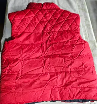 Chaleco infantil azul con letra A