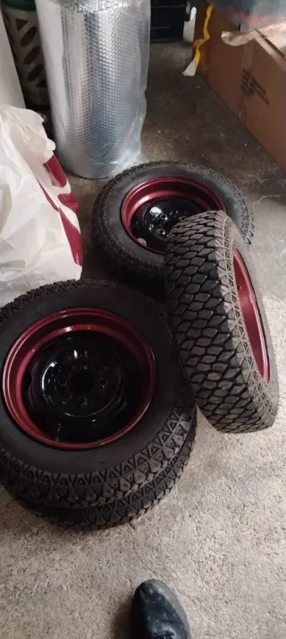 Pneumatici 145R13 74Q M+S + cerchi