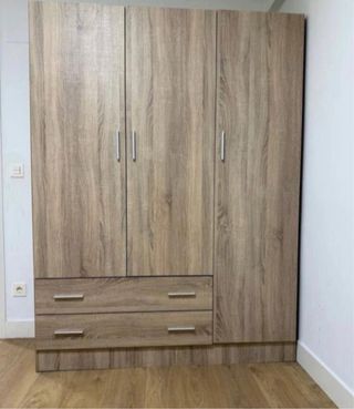 Armario de madera color beige/marrón