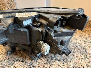 Faro Delantero Derecho LED VW Amarok