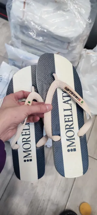 16 pares de Chanclas de piscina