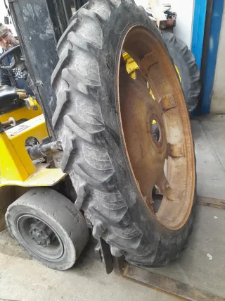 Rueda Tractor John Deere Estrecha