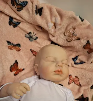 Bebé Reborn Vinilo y Tela