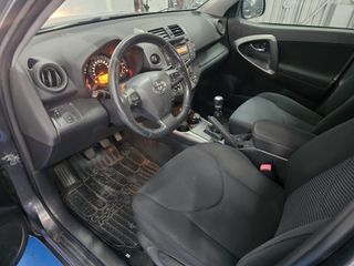 Toyota RAV4 2011