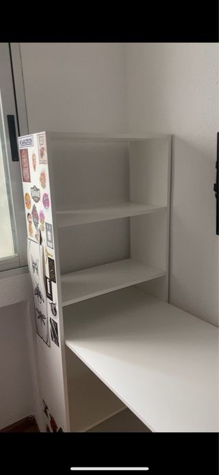 Escritorio Ikea con Estantería
