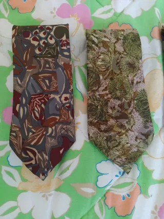 Corbatas de seda estampadas