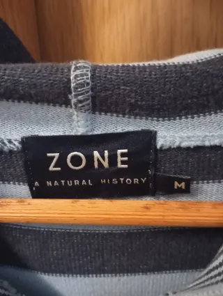 Chaqueta ZONE A NATURAL HISTORY con capucha