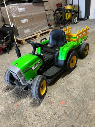 Tractor infantil a batería con remolque