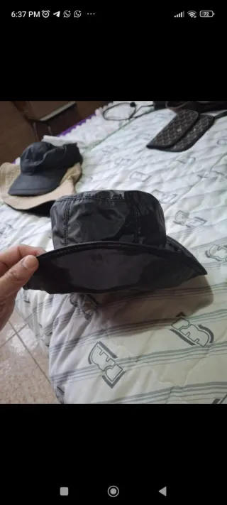 Gorro Pesquero Doble Uso y Material Negro y Gris